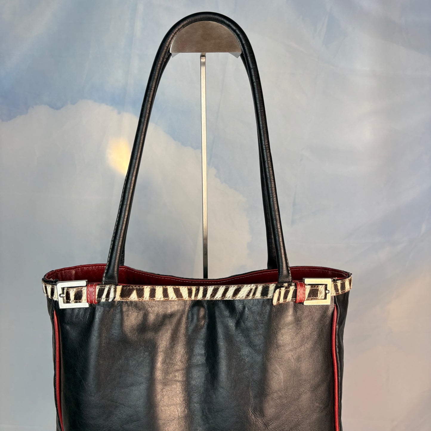 The Zebra Trim Shoulderbag