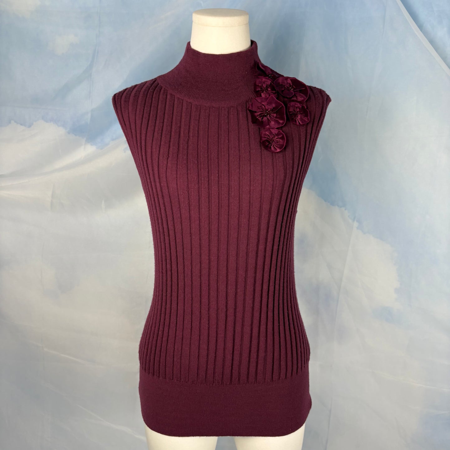 The Rosette Wool Mockneck