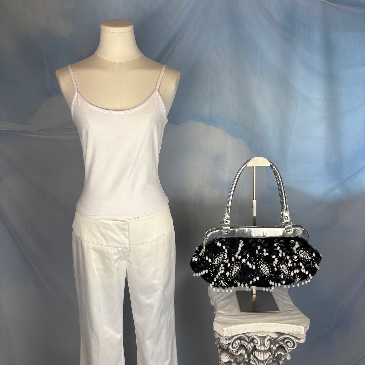 The Teardrop Cascade Shoulderbag