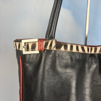 The Zebra Trim Shoulderbag
