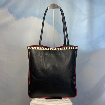 The Zebra Trim Shoulderbag