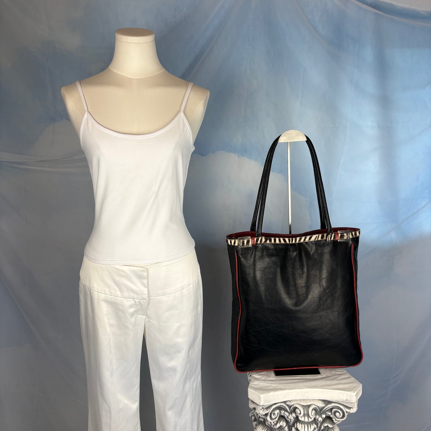 The Zebra Trim Shoulderbag