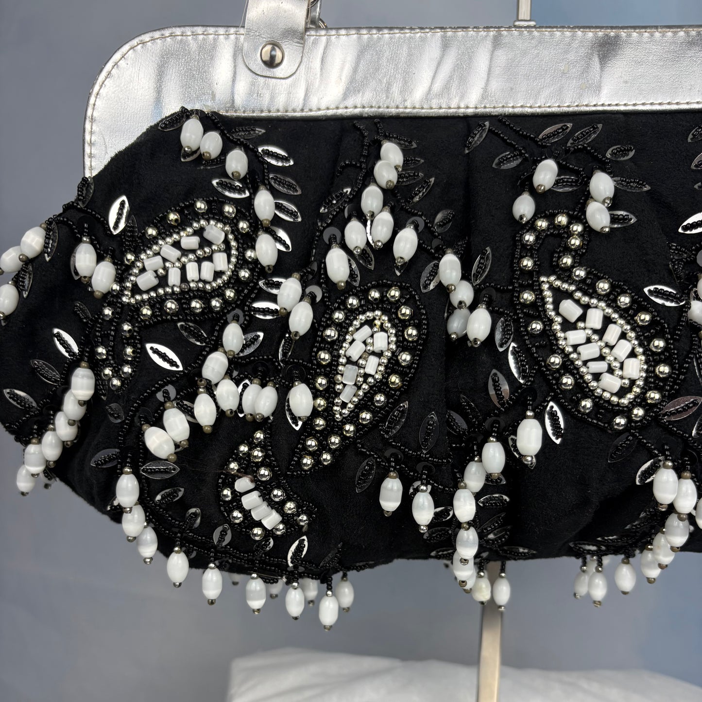 The Teardrop Cascade Shoulderbag