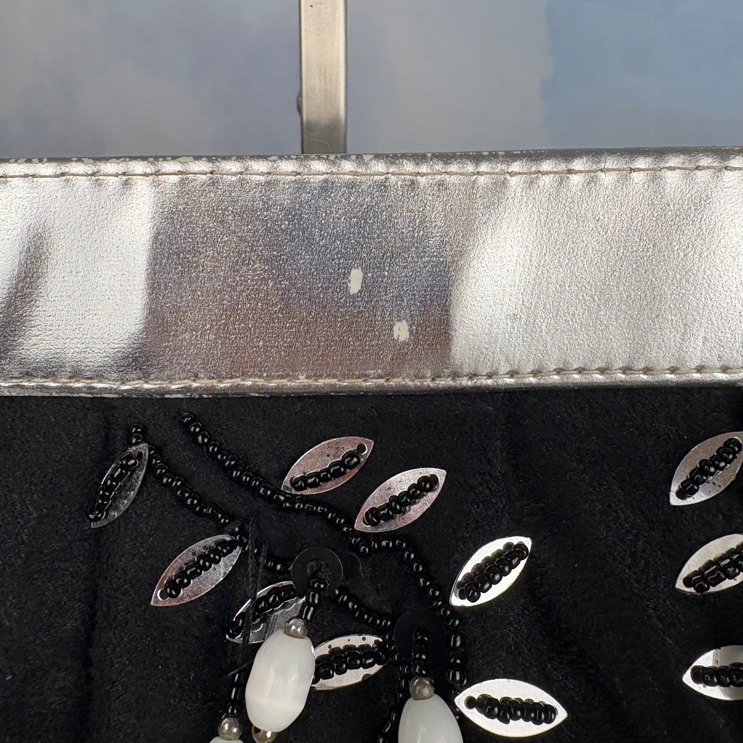 The Teardrop Cascade Shoulderbag