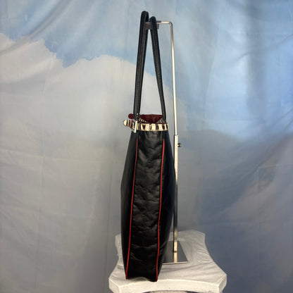 The Zebra Trim Shoulderbag