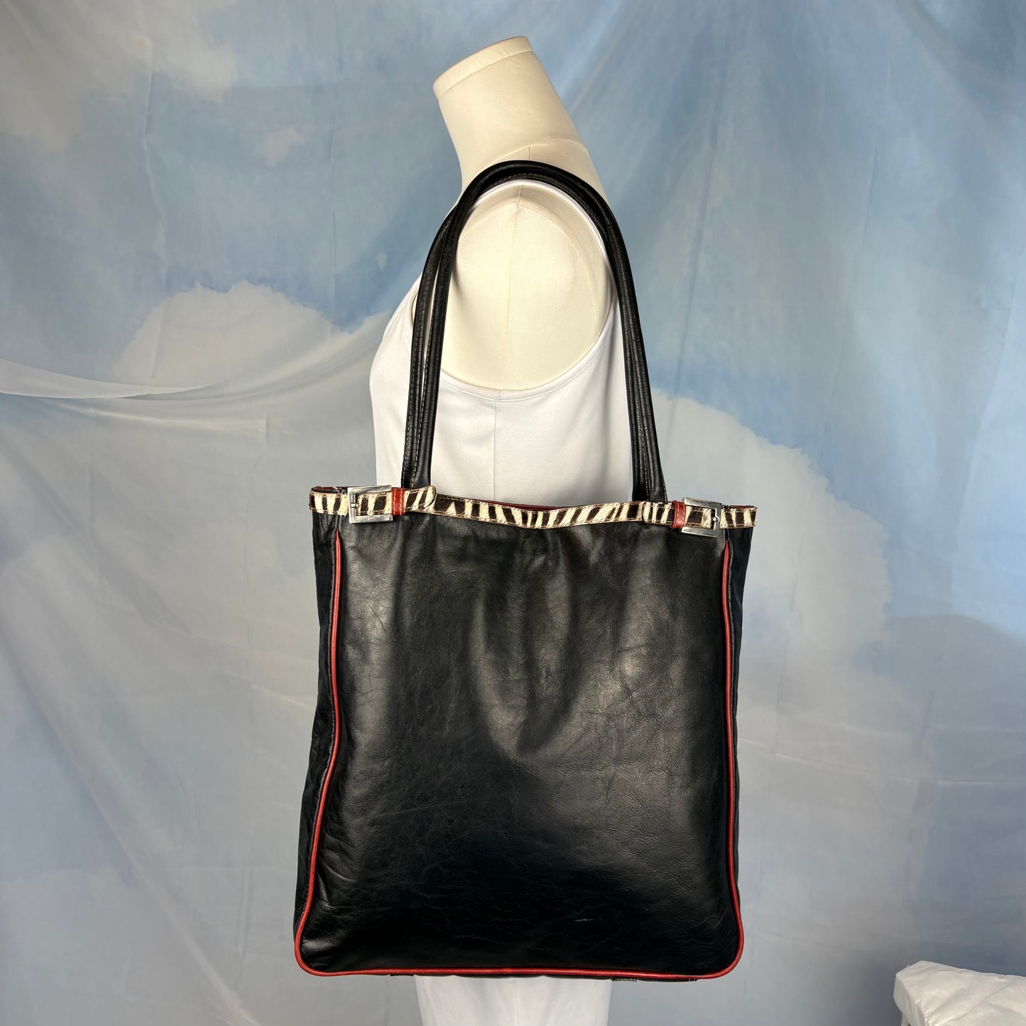 The Zebra Trim Shoulderbag